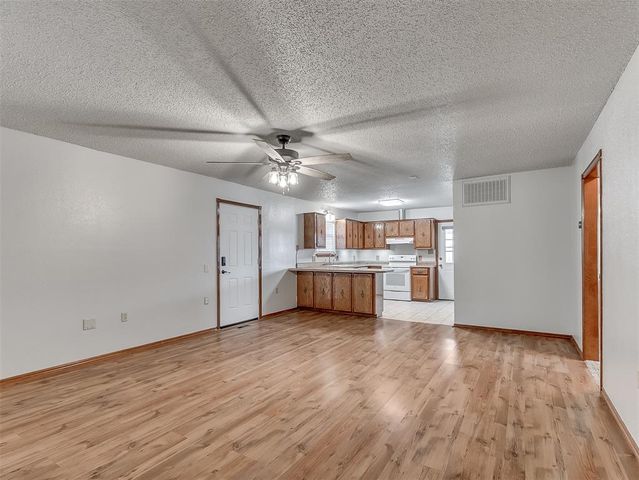 1220 N Carr Drive, Newcastle, OK 73065