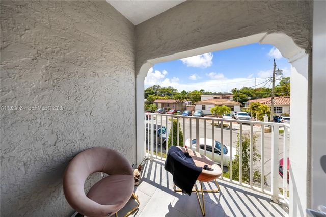 3237 SW 4th St, Miami, FL 33135