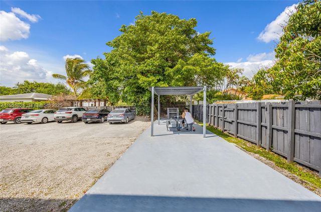 3237 SW 4th St, Miami, FL 33135