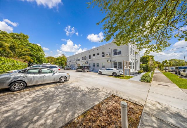 3237 SW 4th St, Miami, FL 33135