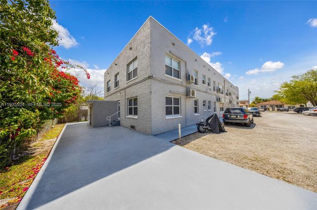 3237 SW 4th St, Miami, FL 33135
