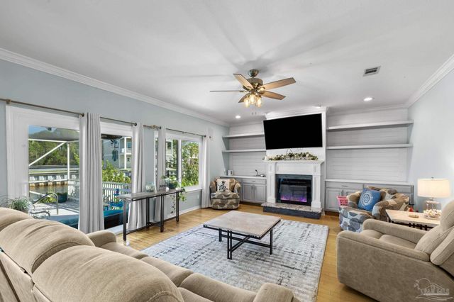 1698 College Pkwy, Gulf Breeze, FL 32563