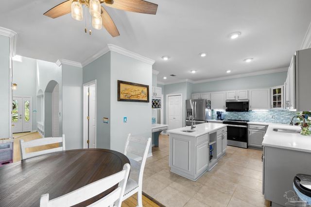 1698 College Pkwy, Gulf Breeze, FL 32563