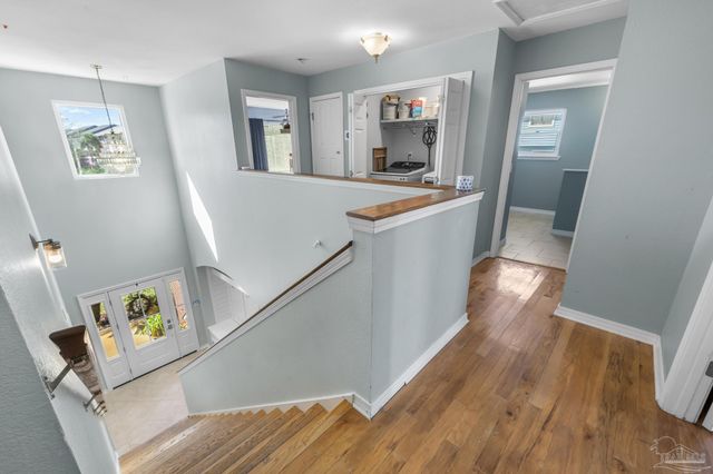 1698 College Pkwy, Gulf Breeze, FL 32563