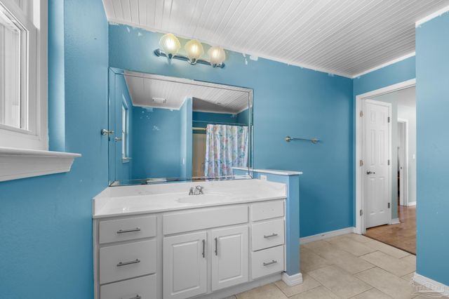 1698 College Pkwy, Gulf Breeze, FL 32563