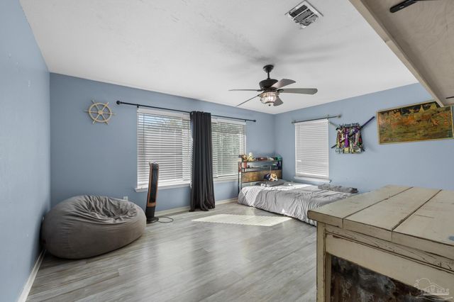 1698 College Pkwy, Gulf Breeze, FL 32563