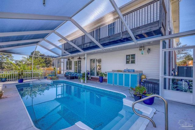 1698 College Pkwy, Gulf Breeze, FL 32563