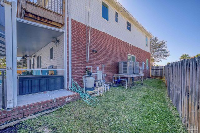 1698 College Pkwy, Gulf Breeze, FL 32563