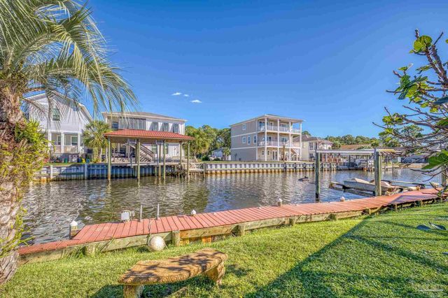 1698 College Pkwy, Gulf Breeze, FL 32563