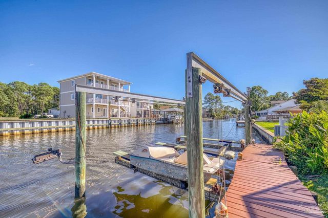 1698 College Pkwy, Gulf Breeze, FL 32563