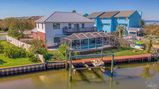 1698 College Pkwy, Gulf Breeze, FL 32563