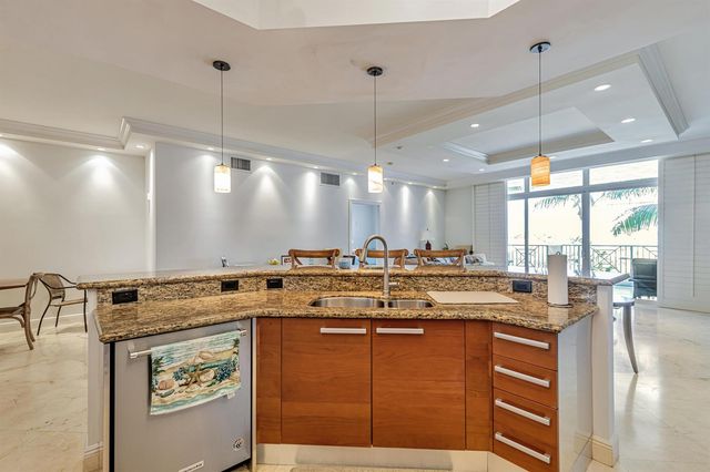 701 SE 21st Avenue 302, Deerfield Beach, FL 33441