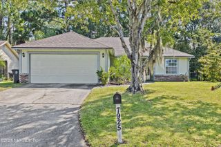 7925 HONEYSUCKLE ROSE Lane, Jacksonville, FL 32244