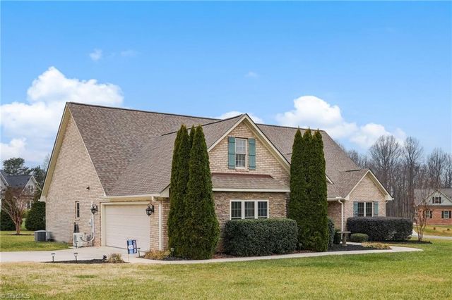 183 Oak Leaf Drive, Reidsville, NC 27320