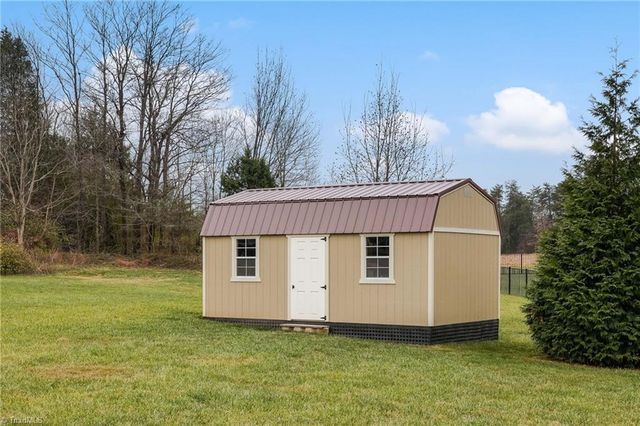 183 Oak Leaf Drive, Reidsville, NC 27320