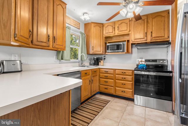 27 GREYSTONE CIR, Waldorf, MD 20602