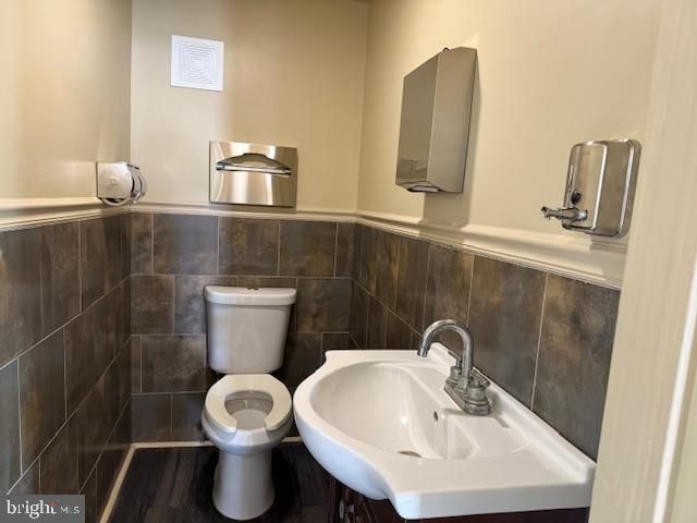 1101 N PATTERSON PARK AVE, Baltimore, MD 21213