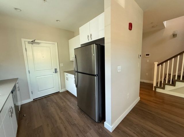11 Alder St 4-2D, Waltham, MA 02452