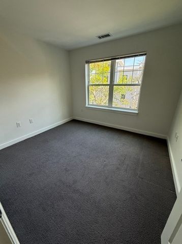 11 Alder St 4-2D, Waltham, MA 02452
