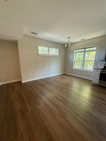 11 Alder St 4-2D, Waltham, MA 02452