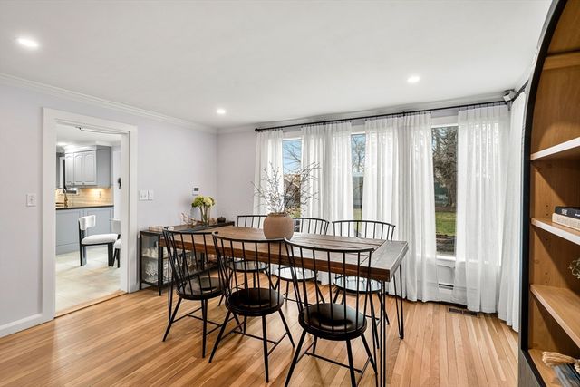 588 Andover St, Lowell, MA 01852