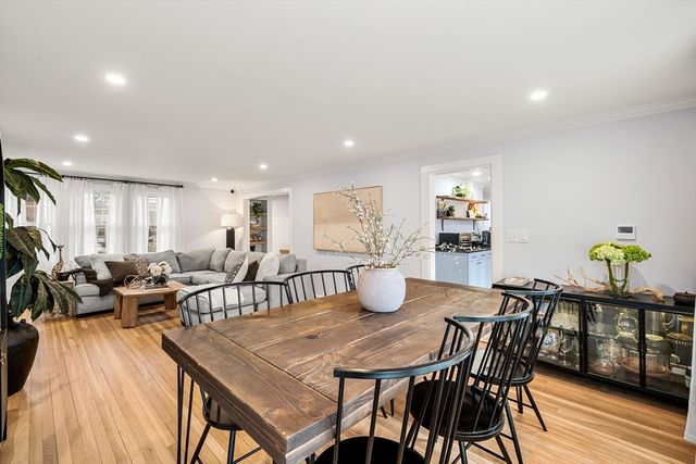 588 Andover St, Lowell, MA 01852