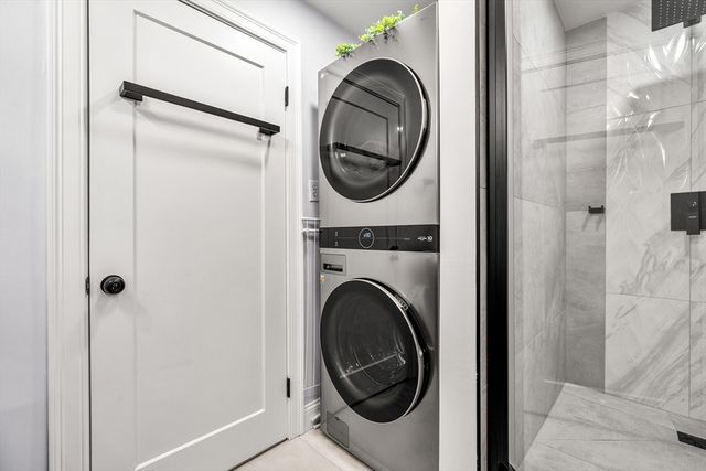 588 Andover St, Lowell, MA 01852