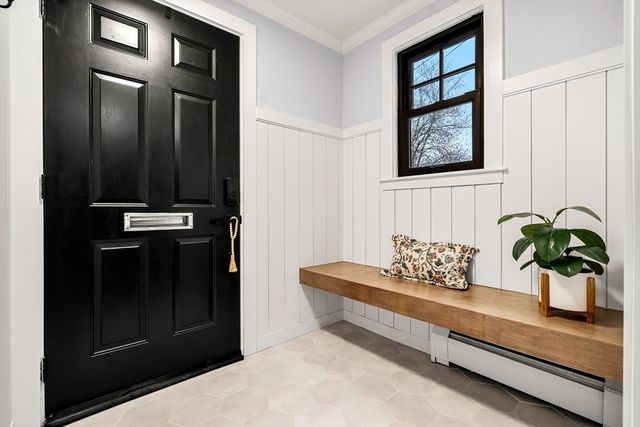 588 Andover St, Lowell, MA 01852