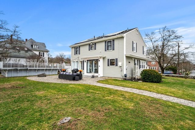 588 Andover St, Lowell, MA 01852