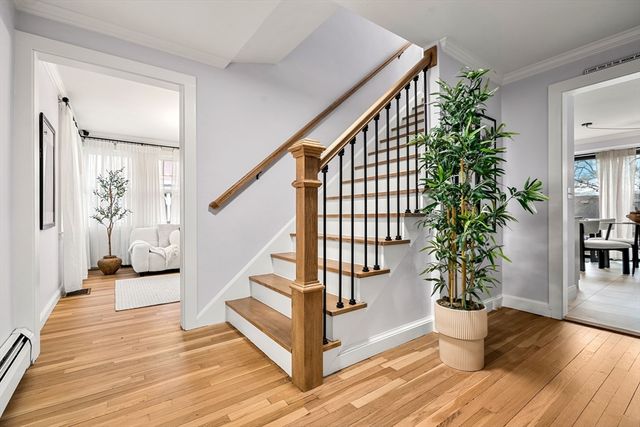 588 Andover St, Lowell, MA 01852