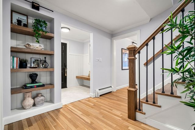 588 Andover St, Lowell, MA 01852