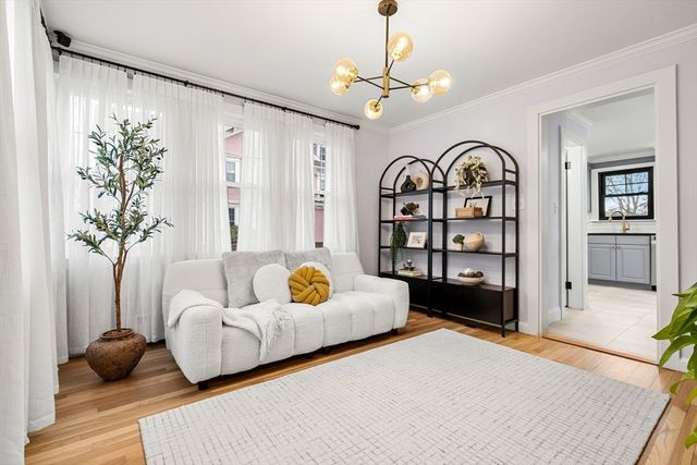 588 Andover St, Lowell, MA 01852