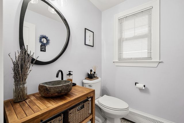 588 Andover St, Lowell, MA 01852