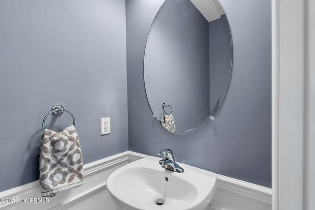 27 Bristol Road, Manalapan, NJ 07726