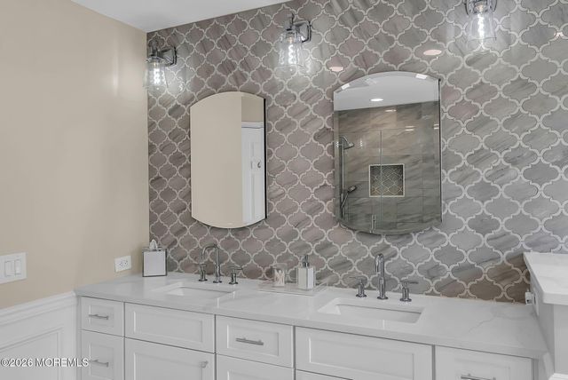 27 Bristol Road, Manalapan, NJ 07726