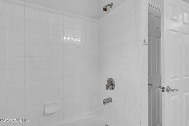27 Bristol Road, Manalapan, NJ 07726