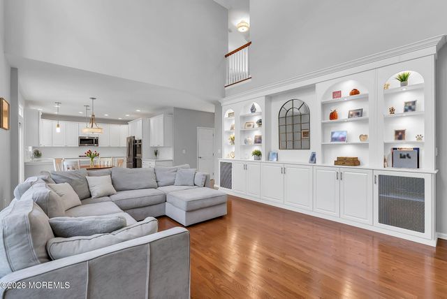 27 Bristol Road, Manalapan, NJ 07726