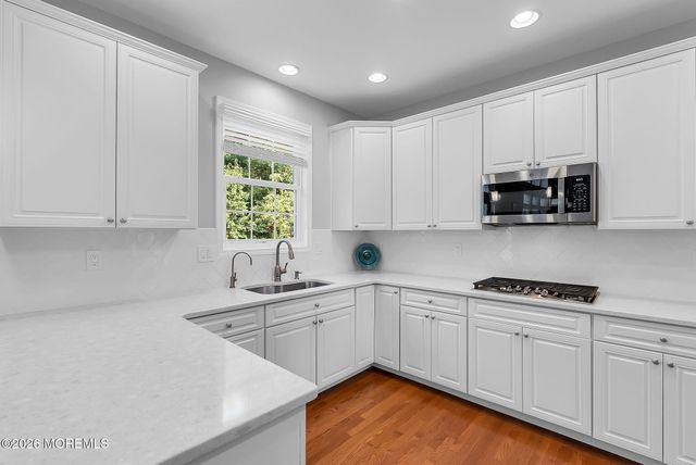 27 Bristol Road, Manalapan, NJ 07726