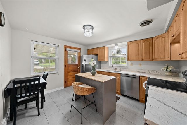 1309 Firwood Dr, Mt Lebanon, PA 15243
