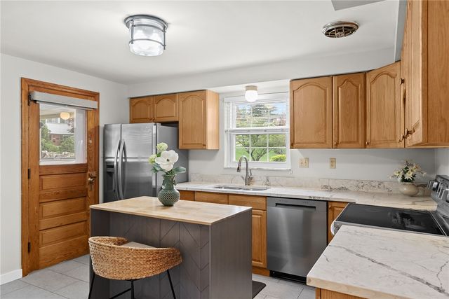 1309 Firwood Dr, Mt Lebanon, PA 15243