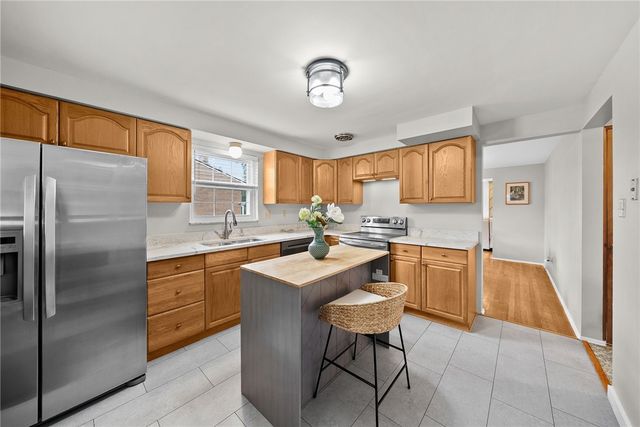 1309 Firwood Dr, Mt Lebanon, PA 15243