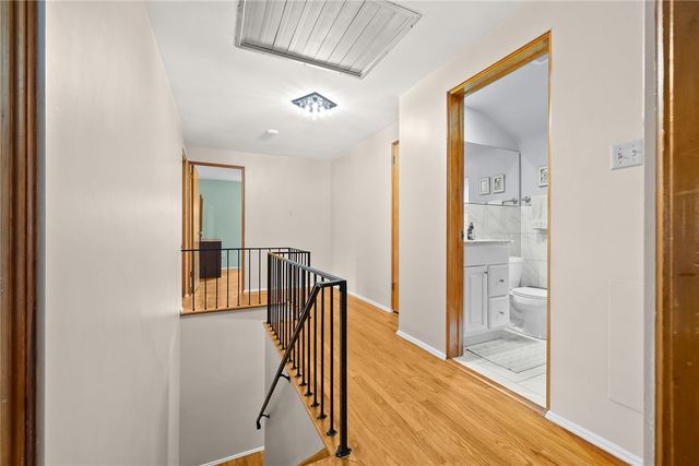 1309 Firwood Dr, Mt Lebanon, PA 15243