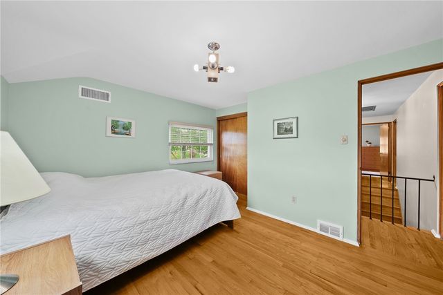 1309 Firwood Dr, Mt Lebanon, PA 15243