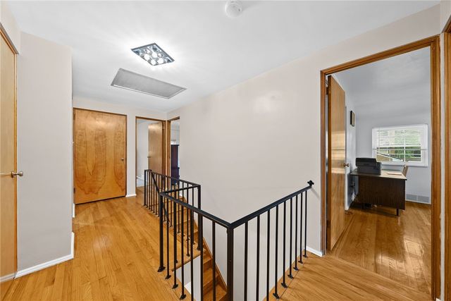1309 Firwood Dr, Mt Lebanon, PA 15243