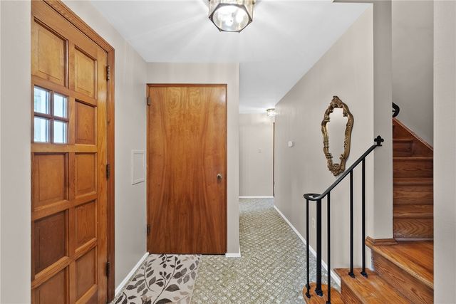1309 Firwood Dr, Mt Lebanon, PA 15243