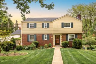 1309 Firwood Dr, Mt Lebanon, PA 15243
