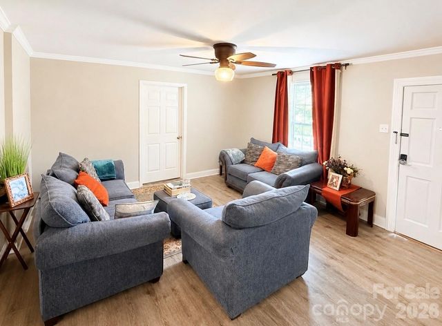 1406 W Walnut Avenue, Gastonia, NC 28052