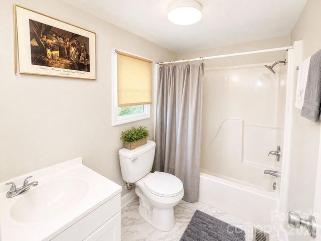 1406 W Walnut Avenue, Gastonia, NC 28052