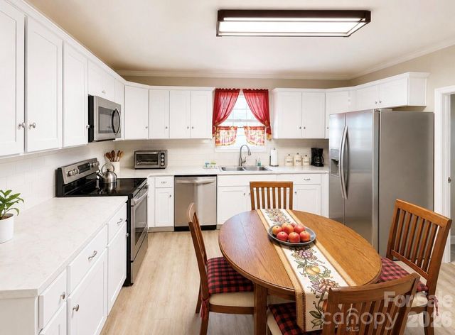1406 W Walnut Avenue, Gastonia, NC 28052
