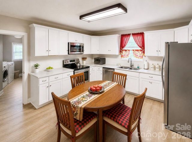 1406 W Walnut Avenue, Gastonia, NC 28052